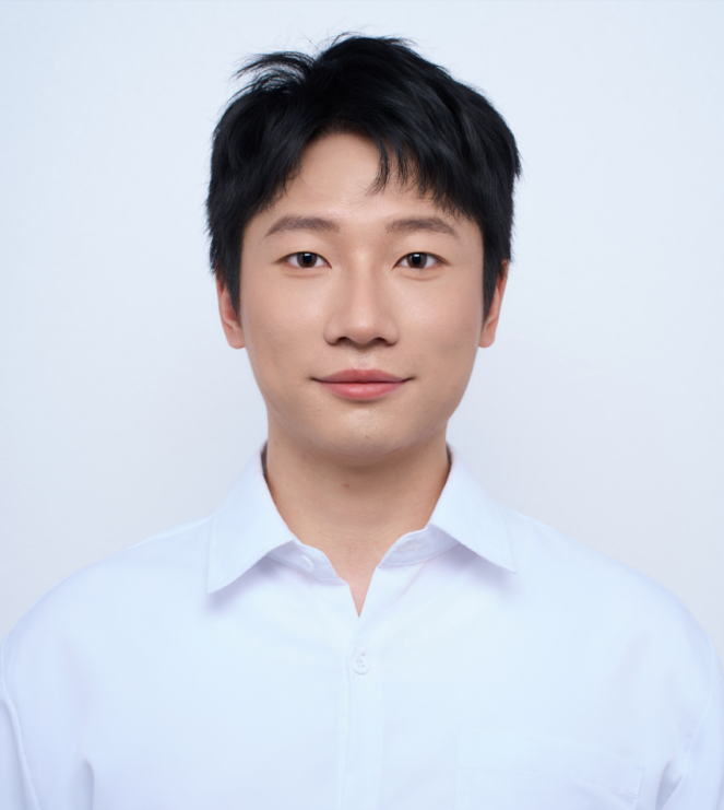 四十五岁左右男性律师头像，穿深蓝色西装，戴眼镜，严肃表情，办公室背景，自然光线